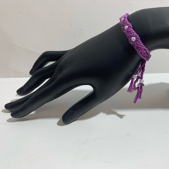 Hand crafted beaded macrame bracelet for little girl - Picture 3 of 6